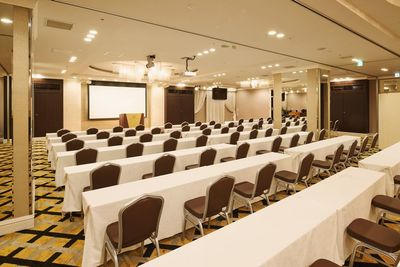 アパホテル＆リゾート〈東京ベイ潮見〉宴会場の室内の写真