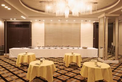 アパホテル＆リゾート〈東京ベイ潮見〉宴会場の室内の写真