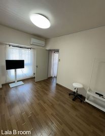 B roomとなっております
必要な場合は簡易ベットがあります - Salon Lala レンタルスペース エステベット付き　レンタルスペース　Aroomの室内の写真