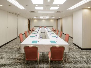 【ホテル内の会議室】事前レイアウト変更対応可能！少人数の会議などにおすすめです。 - ホテルマイステイズプレミア成田内　貸会議室
