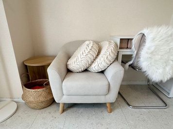 一人掛けソファ - レンタルサロンPixel柏の室内の写真