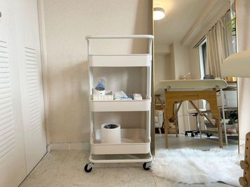 キャスター付きワゴン - レンタルサロンPixel柏の設備の写真