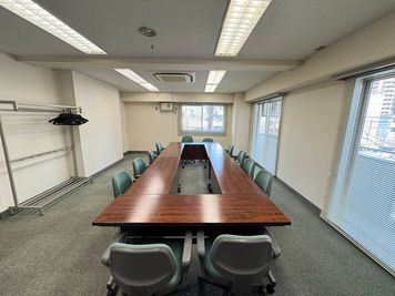 🎉新規オープン!🚉駅から徒歩3分の好立地 🧭初めてでも安心!スタッフ常駐の会議室🧑💼 コンパクトで使いやすい - リロの会議室「板橋本町」