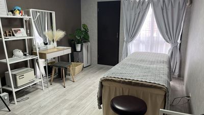 エステやマッサージに必要な備品など揃っておりますので手ぶらでレンタルサロンを利用できます♪レッスン利用などにも最適☆ - rental saron B&H