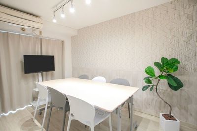 NEW!! オープン記念価格!! 池袋駅東口徒歩４分/高速光回線/会議//懇親会/ボドゲ/交流会/飲食可/施樹ベッド/モニター - PREGO  池袋東口