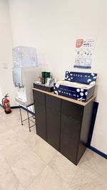 フリードリンクあり。有料でお菓子の販売もございます。 - Hippopot -託児室付きコワーキングスペース- Hippopot コワーキングスペースの室内の写真