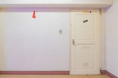 ４階のエレベータホールを降りて正面
のお部屋です。SPOTのマークが目印です。 - SPOT表参道青山骨董通り入口ANNEX 【2025年1月OPEN】最大16名利用可能コンパクトなスペースの入口の写真