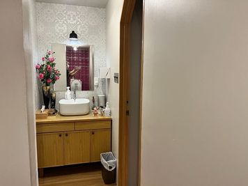 minoriba_旭橋駅久米一丁目店 レンタルサロン　メイクスペースの設備の写真