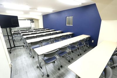 NEW!!大型モニター2台完備で後方席でも視認性◎/30人以上セミナー/講習会場/貸会議室/YouTube撮影/オーディション - リンクスペース大門浜松町