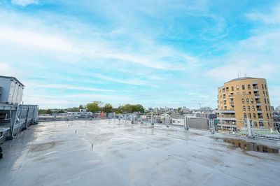 遮るもののない広々とした抜け感が別角度でも演出できます。 - 屋上撮影スペース 新代田ビル 【新代田駅0分】富士山・線路・新宿ビル群を望む！絶景屋上スタジオの室内の写真