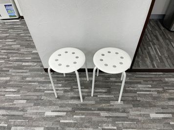 ・丸椅子2脚 - STUDIOFLAG高田馬場2号店 STUDIOFLAG高田馬場2号店/レンタルスタジオの室内の写真