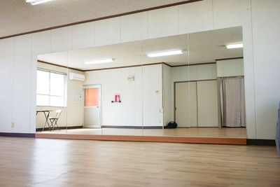 大型鏡　L900mm✖️H1800✖️５枚
計4500mm - 片原町レンタルスタジオの室内の写真