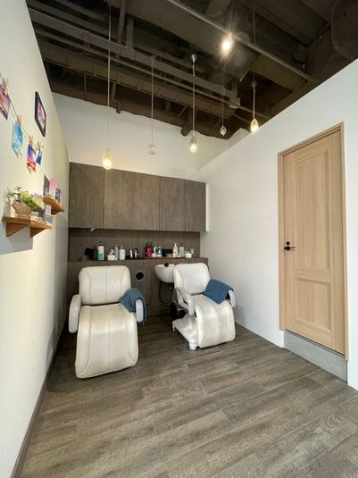 間隔広々、落ち着きスペース☆ - イマージアクト綱島店