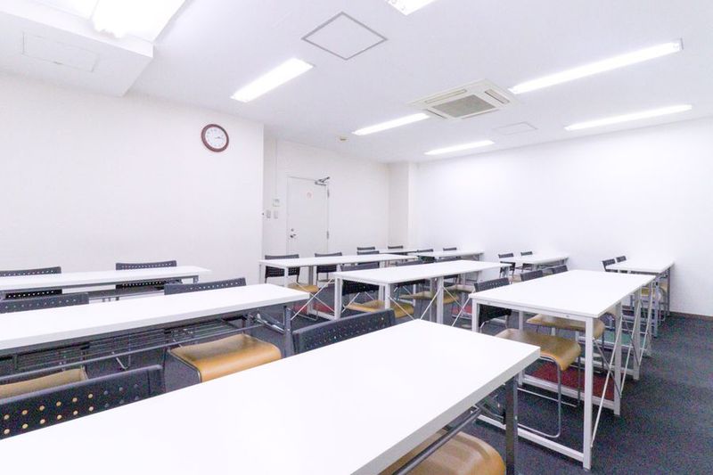 ふれあい貸し会議室 心斎橋E - ふれあい貸し会議室 心斎橋DH