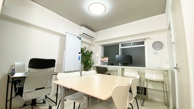 【七条駅・京都駅Wアクセスで好立地】完全個室✨モニター🖥️Wi-Fi📶テレワーク/Web会議,面接/会議/打ち合わせ - Leaf【リーフ】京都七条