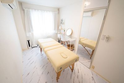 【✨OPEN PRICE✨】阿佐ヶ谷駅2分完全個室レンタルサロン🍃ホワイトを基調としたボタニカルな優しい癒しの空間🕊 - レンタルサロンRENTARO阿佐ヶ谷店