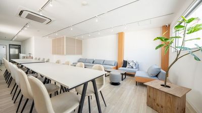 着席30名！立食なら40名まで入室可能！ - ひろこばぁちゃんのスペース心斎橋店の室内の写真