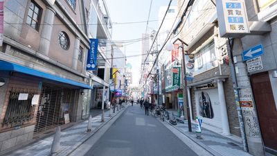 周辺の様子。
心斎橋駅2分、コンビニすぐ横、飲食店やドラッグストア多数、大丸やOPAがすぐ近くとても便利な立地です。 - ひろこばぁちゃんのスペース心斎橋店の外観の写真