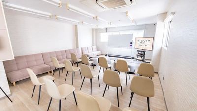 打ち合わせ・研修・商談など幅広い用途に
(画像はリニューアル前) - ひろこばぁちゃんのスペース心斎橋店の室内の写真