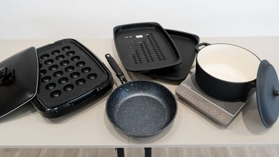 たこ焼き器2台(平面プレート・焼肉プレートはございません)・IH鍋2台・フライパン2台 - ひろこばぁちゃんのスペース心斎橋店の設備の写真