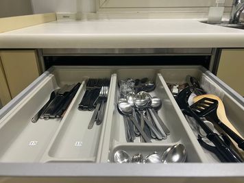 カラトリー - Kyoto Guesthouse HIVE HIVEマルチラウンジ🔥 🎥　Kyoto の室内の写真