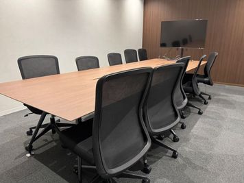 10名用の会議室です。 - レンタルスペース　medi☆ST（メディスタ） 広々としたレンタルスペースmedi☆ST　会議室の設備の写真