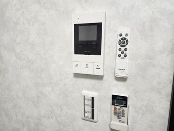 URI OFFICE URI OFFICE 402号室（デスク付き作業スペース)の室内の写真