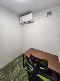 URI OFFICE URI OFFICE 402号室（デスク付き作業スペース)の室内の写真