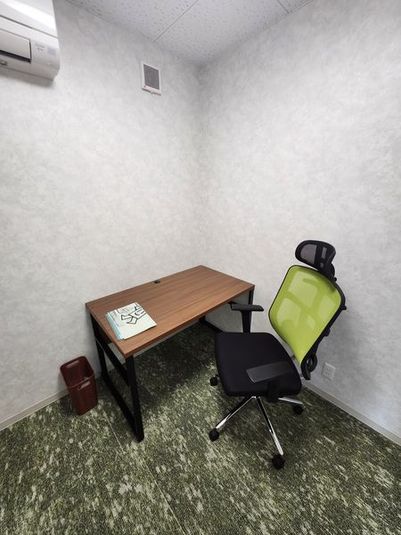 URI OFFICE 402号室（デスク付き作業スペース) - URI OFFICE