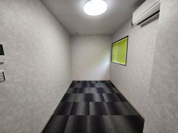 阪神西宮駅徒歩約2分・個人レッスンや撮影など完全個室スペース♪ - URI OFFICE
