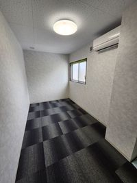 URI OFFICE URI OFFICE 303号室の室内の写真
