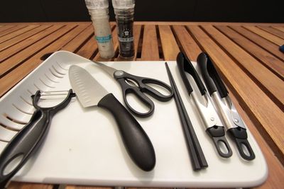 無料貸し出し
掃除用具
・食器ふきん、キッチンペーパー、ティッシュ、ゴミ袋、除菌用アルコール - 芝生付屋上 CAFE/BBQ🌈 【ガーデンテラスsumika】 西明石駅  お昼に屋上でゆったり  一人 800円/時間  4名の室内の写真