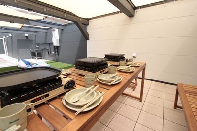 芝生付屋上 CAFE/BBQ🌈 【ガーデンテラスsumika】 西明石駅  お昼に屋上でゆったり  一人 800円/時間  4名の室内の写真