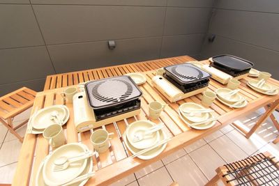 芝生付屋上 CAFE/BBQ🌈 【ガーデンテラスsumika】 西明石駅  お昼に屋上でゆったり  一人 800円/時間  4名の室内の写真