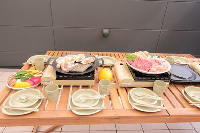 芝生付屋上 CAFE/BBQ🌈 【ガーデンテラスsumika】 西明石駅  お昼に屋上でゆったり  一人 800円/時間  4名の室内の写真