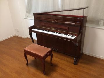 24時間当日利用可能　アップライトピアノ・光Wi-Fi等無料、防音完備　Bルーム桜 - クローバルホール