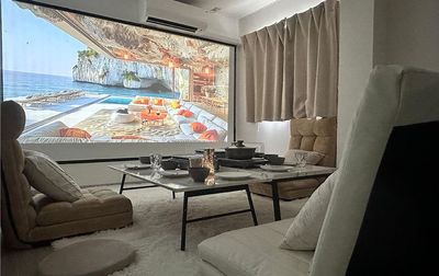 防犯カメラなし✨120インチスクリーン✨デート💕高速Wifi⚡推し活💕動画鑑賞🎬ゲーム🎮地上波✨ゴミ捨て場あり✨ - Comfy天満