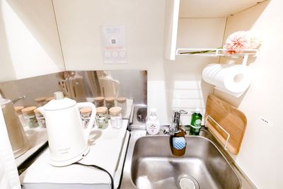 電子ケトルなど（コンロは使用不可ですが、お湯は使用可能です） - レンタルサロンMINI自由が丘 完全個室のレンタルサロン-MINI（ミニ）自由が丘の室内の写真