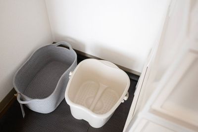 セラピスト様用のカゴ、フットバス - レンタルサロンMINI自由が丘 完全個室のレンタルサロン-MINI（ミニ）自由が丘の室内の写真