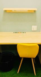 リモート会議や集中作業、資格・試験勉強など、一人時間をしっかり活かしたいあなたにぴったり✨ 飲食物の持ち込みOK🍔🥤 - セルフカフェ京橋北店