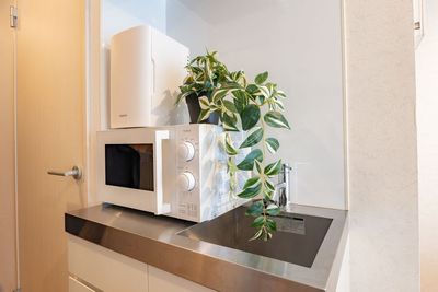 電子レンジ、ミニ冷蔵庫、電子ケトル - レンタルサロン moka 藤沢 藤沢駅徒歩3分！新規オープンのレンタルサロン moka 藤沢の室内の写真