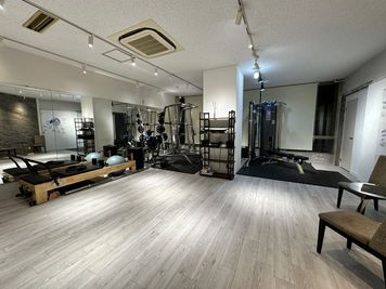 駅近徒歩1分！地域最大スペース！24時間利用可能なレンタルスペース！ - Lapist Gym 横浜元町