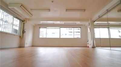騎射場駅から徒歩3分！えりかビル ダンススタジオ　シン・チアノ　の室内の写真