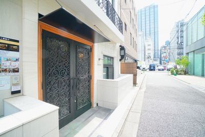 出入り口はこちらです。お間違いのないようご注意ください。 - 【ワークブース六本木】 ワークブース六本木No.1の入口の写真