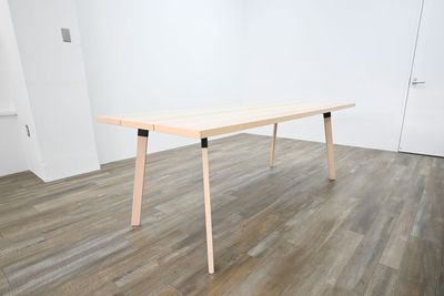 テーブル 200 x 90cm（1台） - Grid9 秋葉原 ポップアップストア・ギャラリー・イベント・撮影・会議室の設備の写真