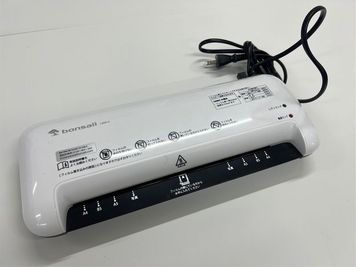 ラミネート
※A4　3枚まで無料使用OK - 新宿御苑駅チカ、設備充実の多目的レンタルスタジオUDN ★撮影機材無料レンタル★新宿御苑駅チカの撮影スタジオ！の室内の写真
