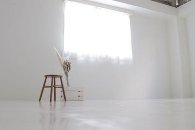 白を基調とした自然光がたっぷり入るフォトスタジオ - レンタル撮影スタジオ『Studio Pasha Kobe』 【三宮・元町徒歩5分】全設備無料のレンタルスタジオ⭐️の室内の写真