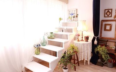Studio EASTRIVER｜イーストリバー秋葉原 本格アンティーク家具が彩る撮影スタジオの室内の写真