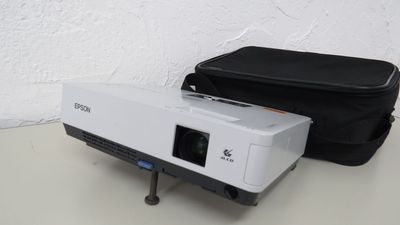 無料備品：プロジェクター - SMG/ 四ツ橋・近商ビル ＳＭＧ貸し会議室/近商ビル7階B室（展示会・パーティプラン）の設備の写真