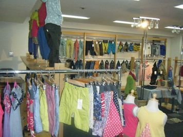 展示会の様子 - SMG/ 四ツ橋・近商ビル ＳＭＧ貸し会議室/近商ビル7階B室（展示会・パーティプラン）の室内の写真